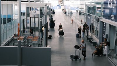 How to Plan a Family-Friendly Air Travel Experience