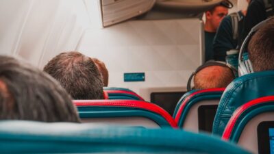 The Pros and Cons of Red-Eye Flights: Should You Take One?