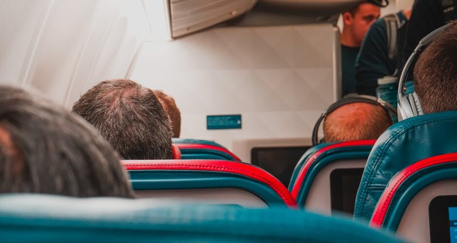 The Pros and Cons of Red-Eye Flights: Should You Take One?